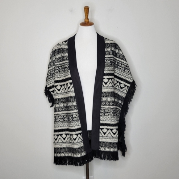 1.‎ State Fringed Tapestry Kimono Size Medium - Picture 1 of 9